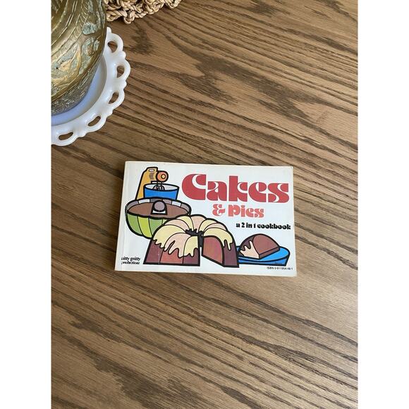 Vintage Cookbook 1978 Cakes and Pies Cookbook 2 in 1 Cookbook by Arlene Mueller - Picture 1 of 5